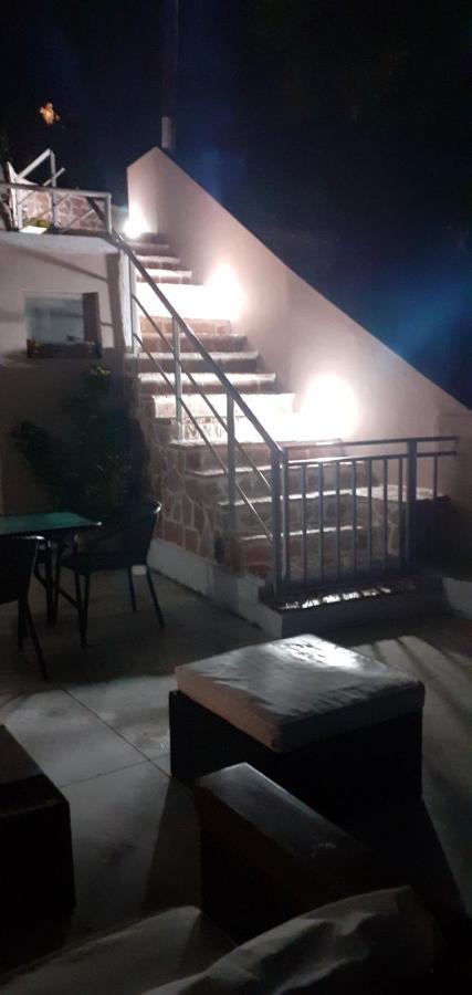 Villa George Poros House Esterno foto