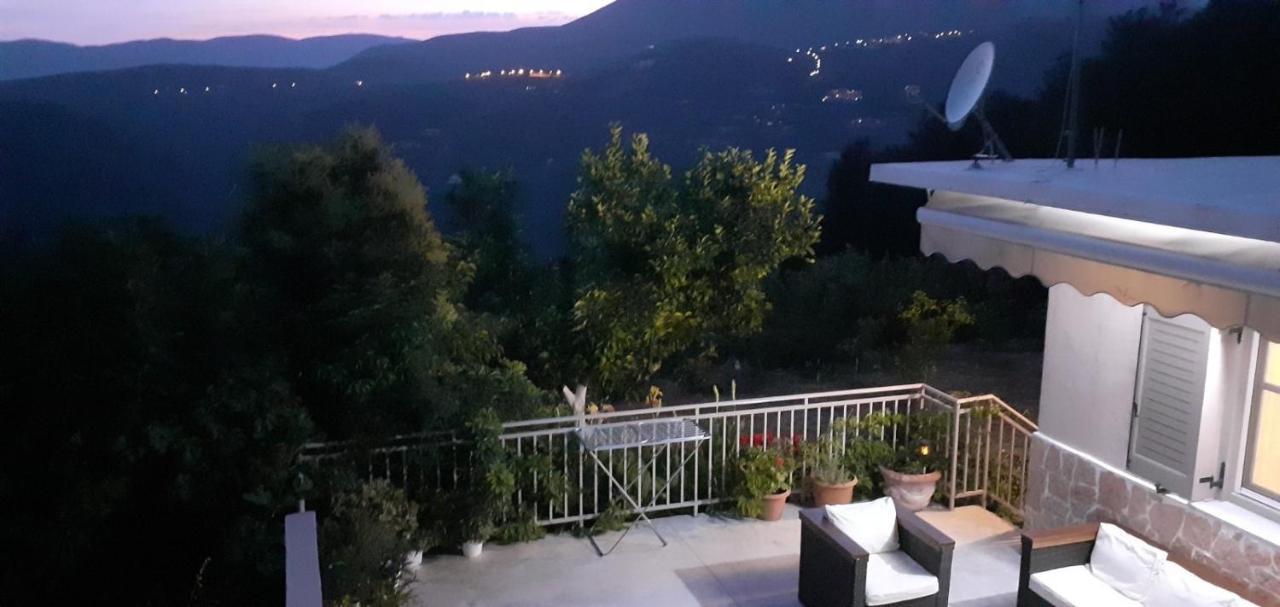 Villa George Poros House Esterno foto